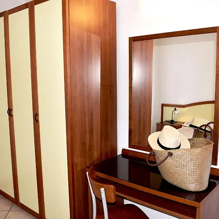 Ilios Apartahotel 3*