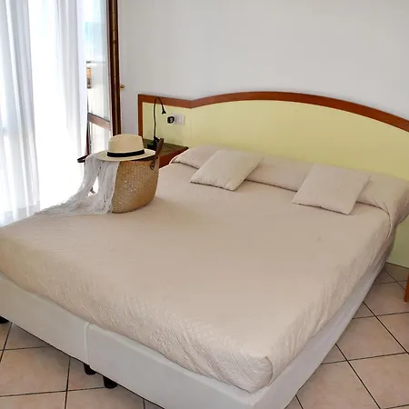 Apartahotel Ilios 3*