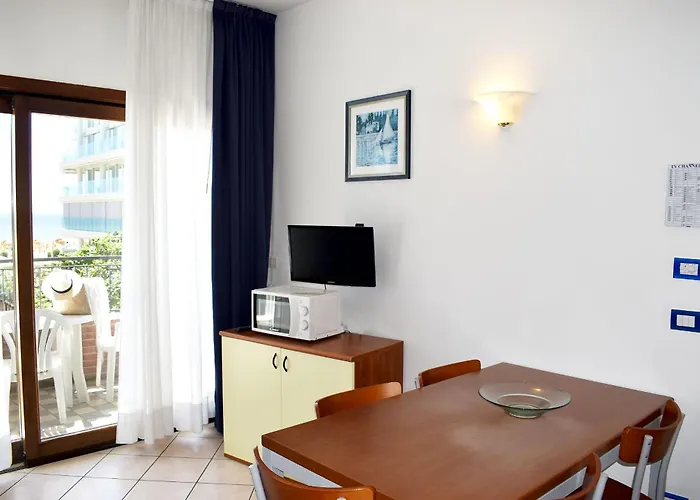 伊利奥斯酒店 3* 利多迪迪耶索洛