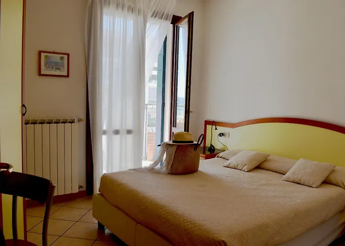 伊利奥斯酒店 3*