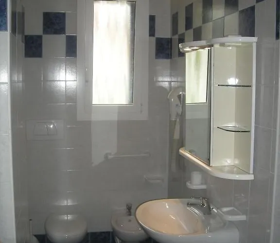 伊利奥斯酒店 3*